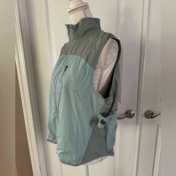 Nike Trail Repel Women's Trail Running Vest - Picture 8 of 17